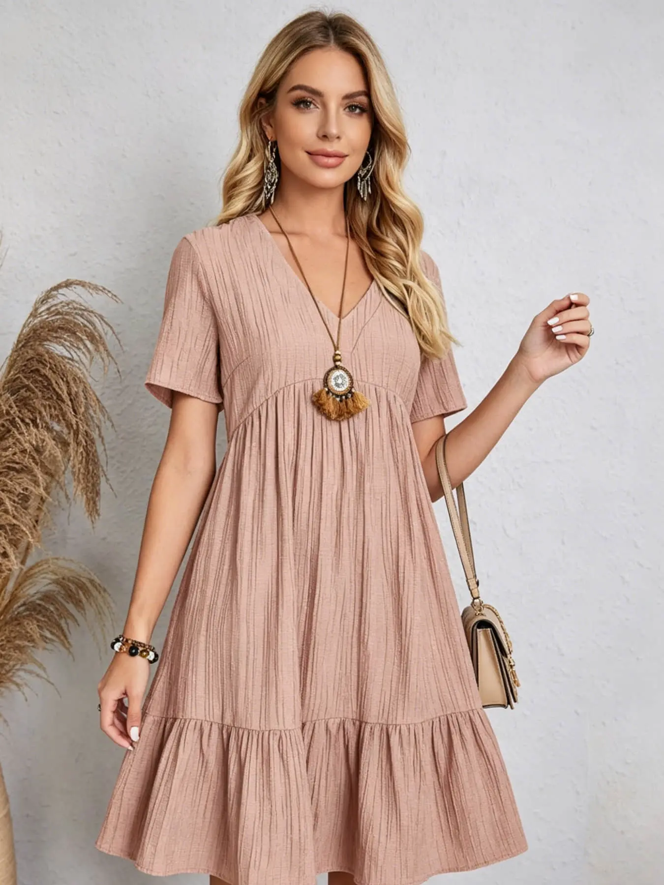 A fashionable women's V-neck short-sleeved pleated texture loose ruffled dress, Casual Wear, suitable for summer, perfect for daily commutes, casual outings, dates, and beach vacations