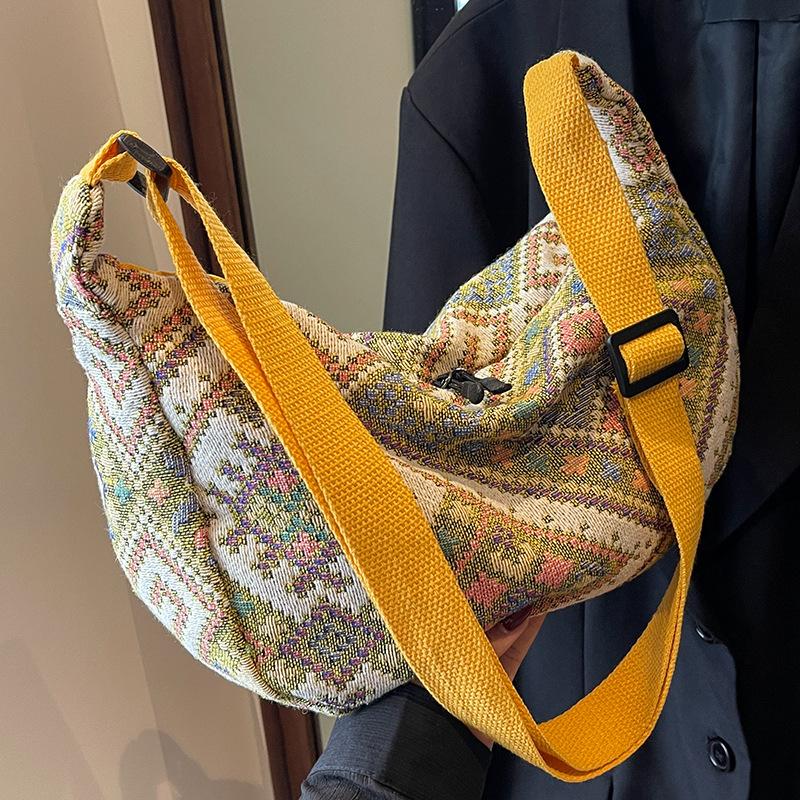 Large-capacity ethnic-style dumpling bag for women, 2026 new Korean version versatile crossbody bag, women's ins shoulder bag