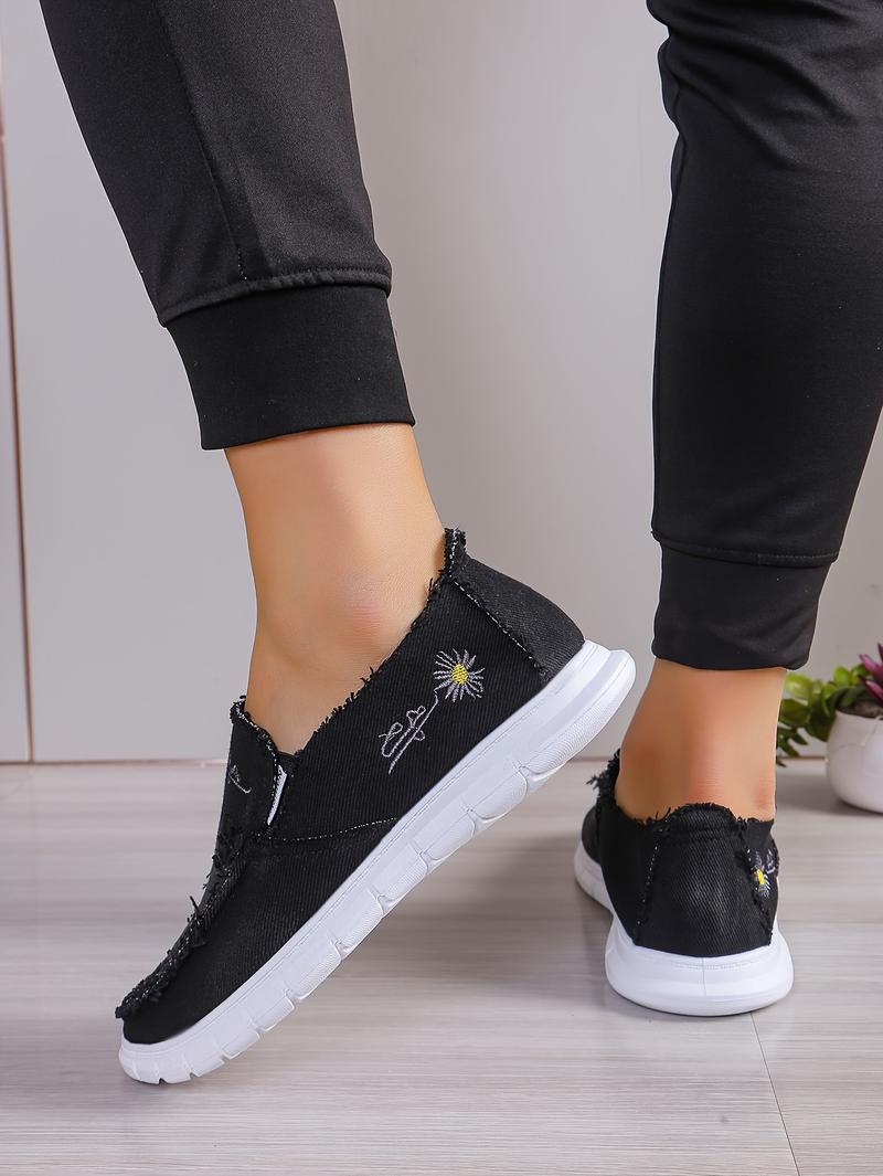 Men'S And Women'S Casual Loafers with Floral Embroidery- Made of Soft Fabrics, Featuring Non- Slip Rubber Soles, Lightweight And Comfortable for All Seasons. Casual Footwear |   Floral Embroidered Shoes |   Rubber- Soled Shoes