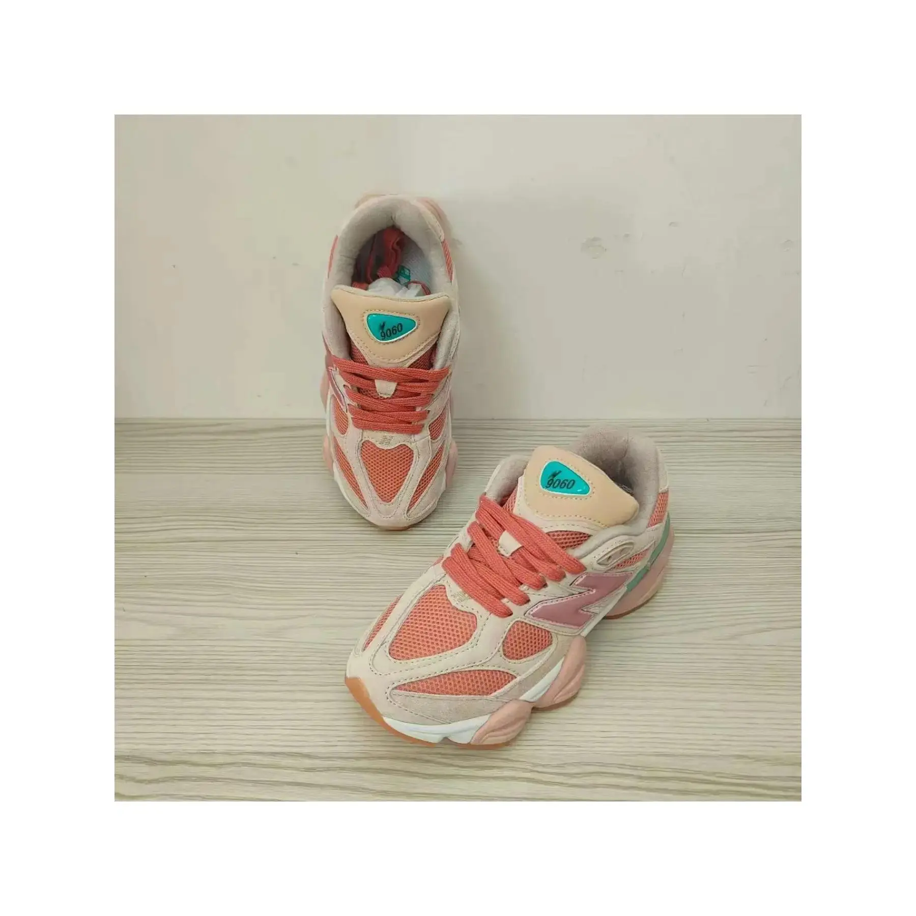 new outdoor running shoes enhance adaptability to outdoor environments, using trendy and durable materials, and are lightweight and comfortable Sports running shoes
