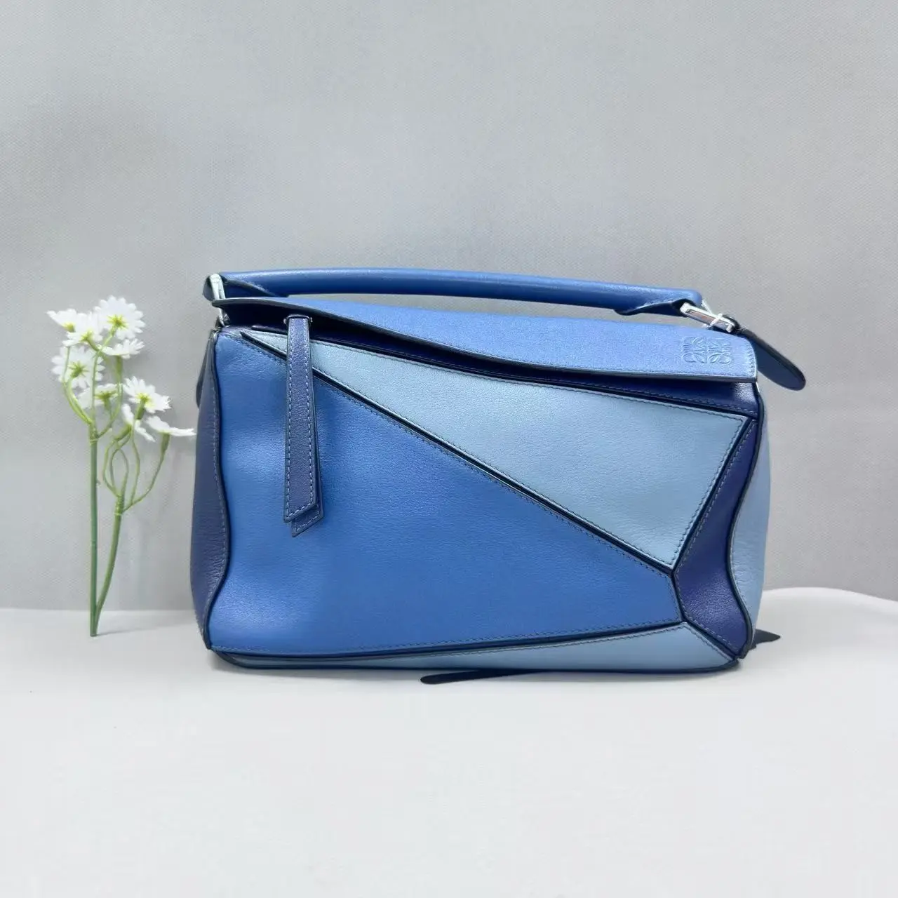 Pre-owned Loewe Puzzle Two Tone Blue Geometric Leather X573 26.07.01