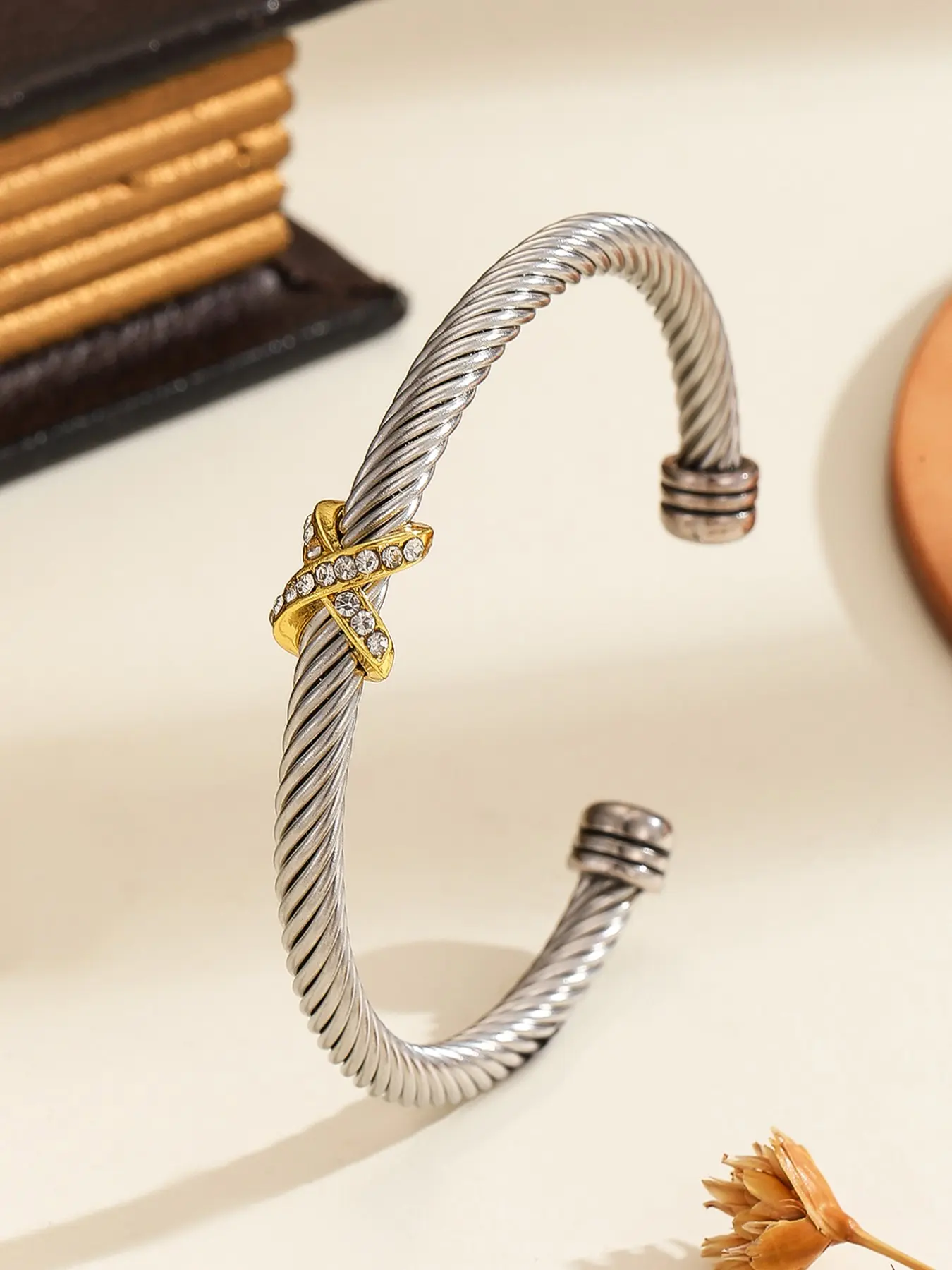 1pc fashionable and personalized stainless steel twisted wire bracelet with an opening, paired with an 8-shaped copper accessory, suitable for daily wear, party gatherings, and gift giving