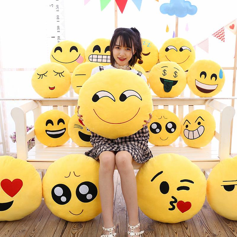 A fun plush toy with a novel smiley face expression, can be used as a pillow or cushion, suitable for corporate events and as a gift for children