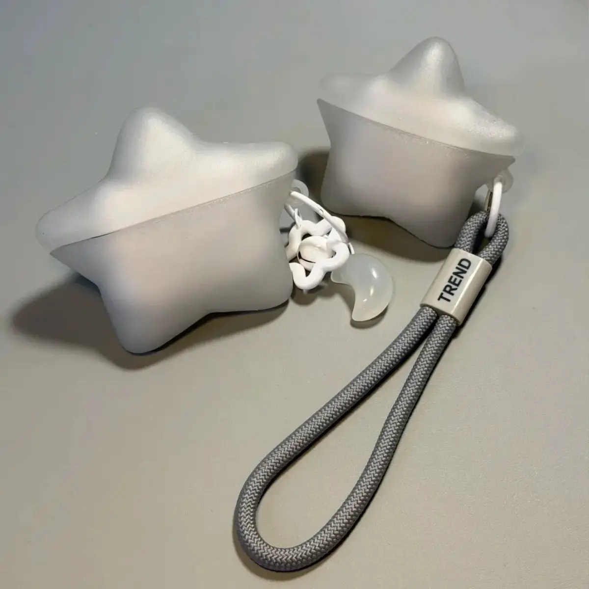 Luminous Gray Stars Earbuds Case Cover - Cute Transparent Silicone Protective Cover with Tassel, Glow-in-the-Dark Design, Protection