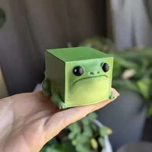 Ugly Cute Frog Figurine, Quirky Resin Ornament, Funny Desk Decor, Mini Statue, Weird Craft, Aesthetic Room Decoration, Novelty Handicraft