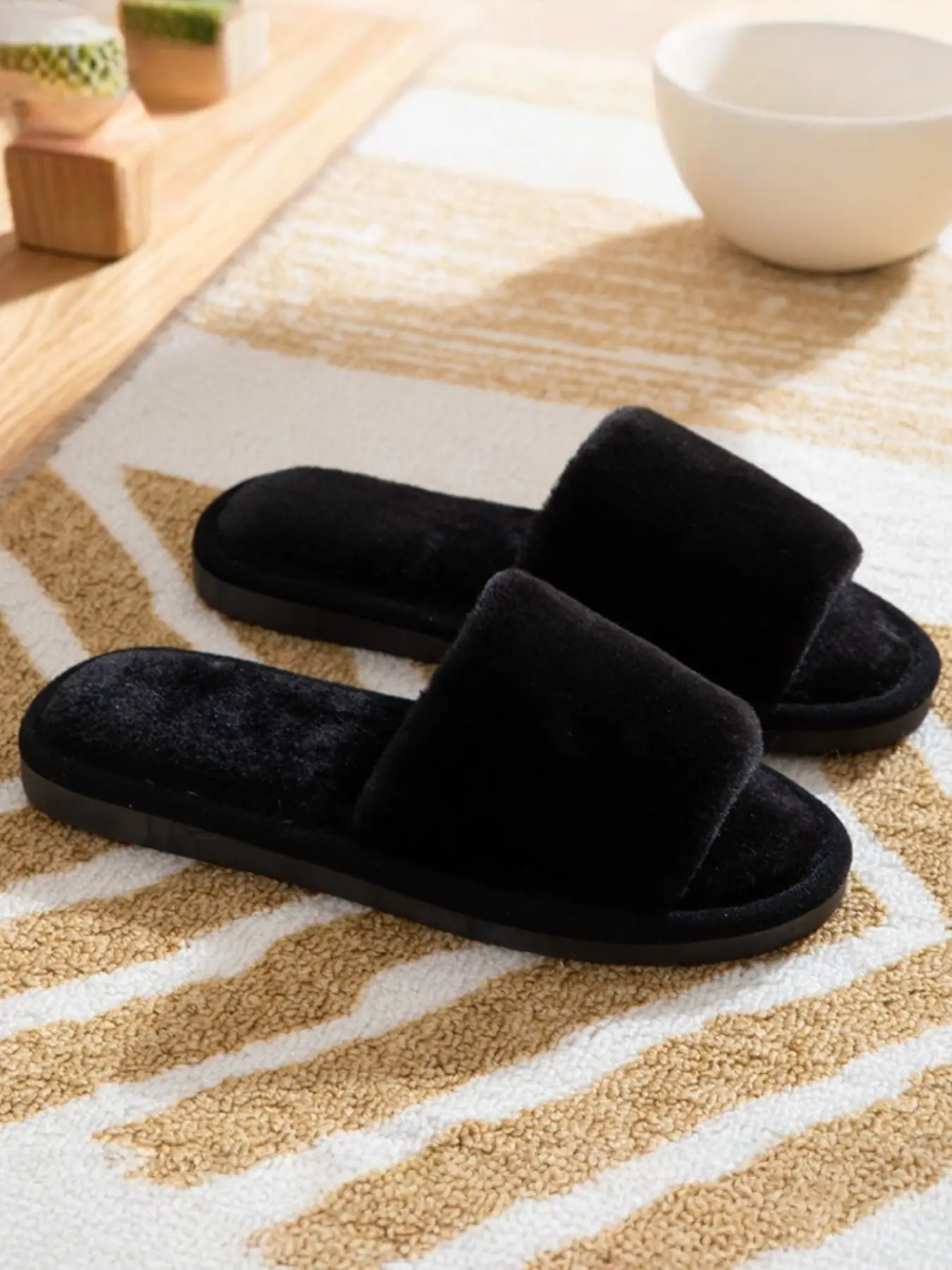 Women's Soft Plush Slippers, Japanese Style Wide Strap, Silent Shock Absorption, Breathable Skin-Friendly, Cozy Living Room Shoes