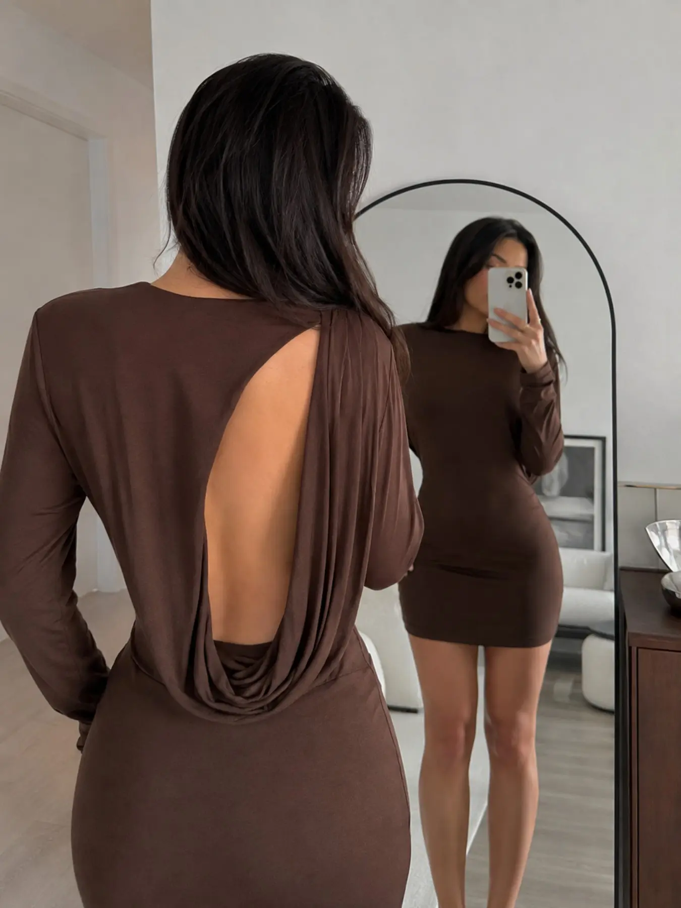 Women's Long Sleeve Bodycon Mini Dress, Backless Y2K Style, Fall Party, backless cocktail dress, Trendy Fashion for Ladies, Perfect for Evening Events