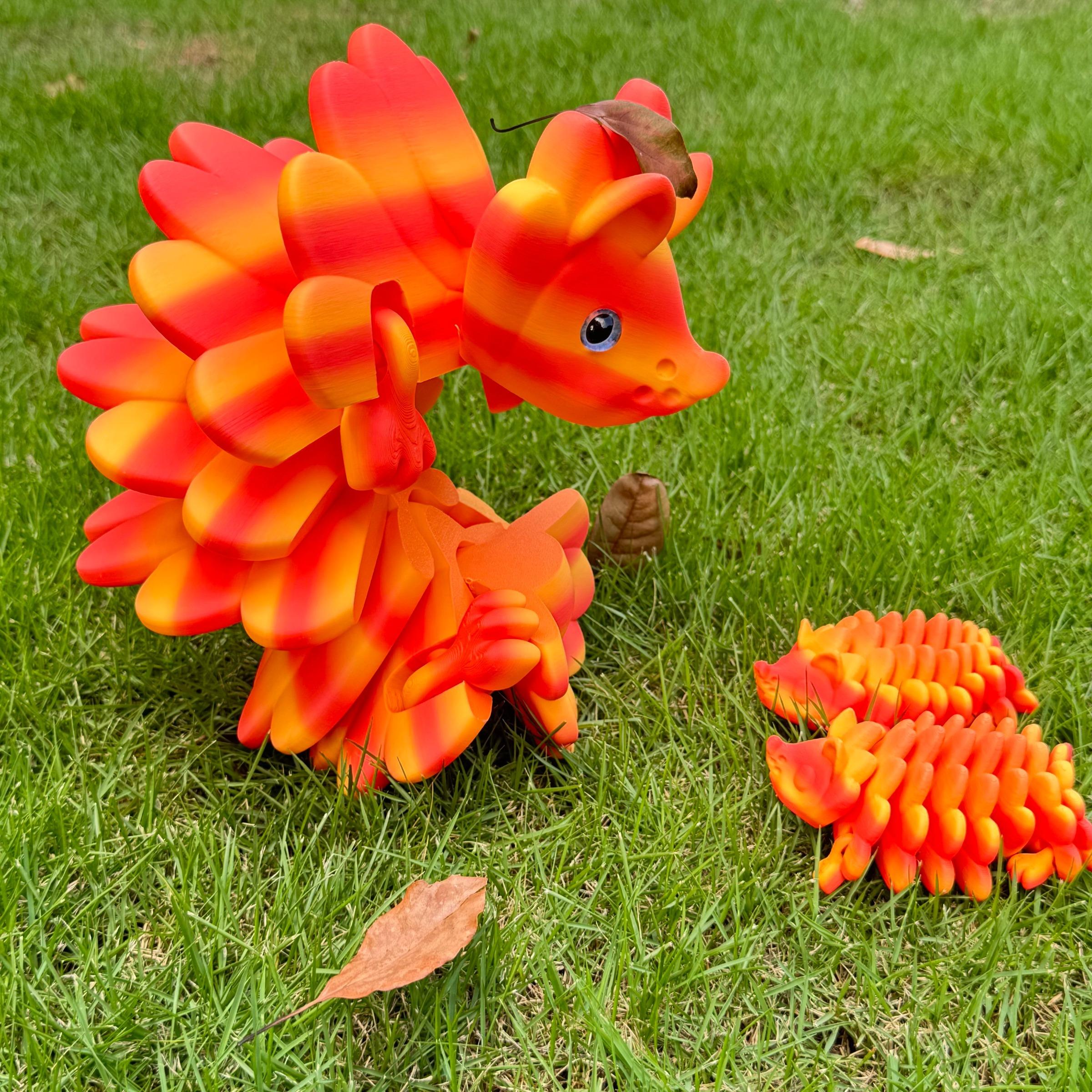 3D-Printed Hedgehog Figurines, Decoration Ornaments, Animal Collectibles, 3-Piece Set with Dynamic Expressions, Large and Small Sizes, Ideal Holiday Gifts for Christmas, Easter and Halloween #GLOBAL PICKS