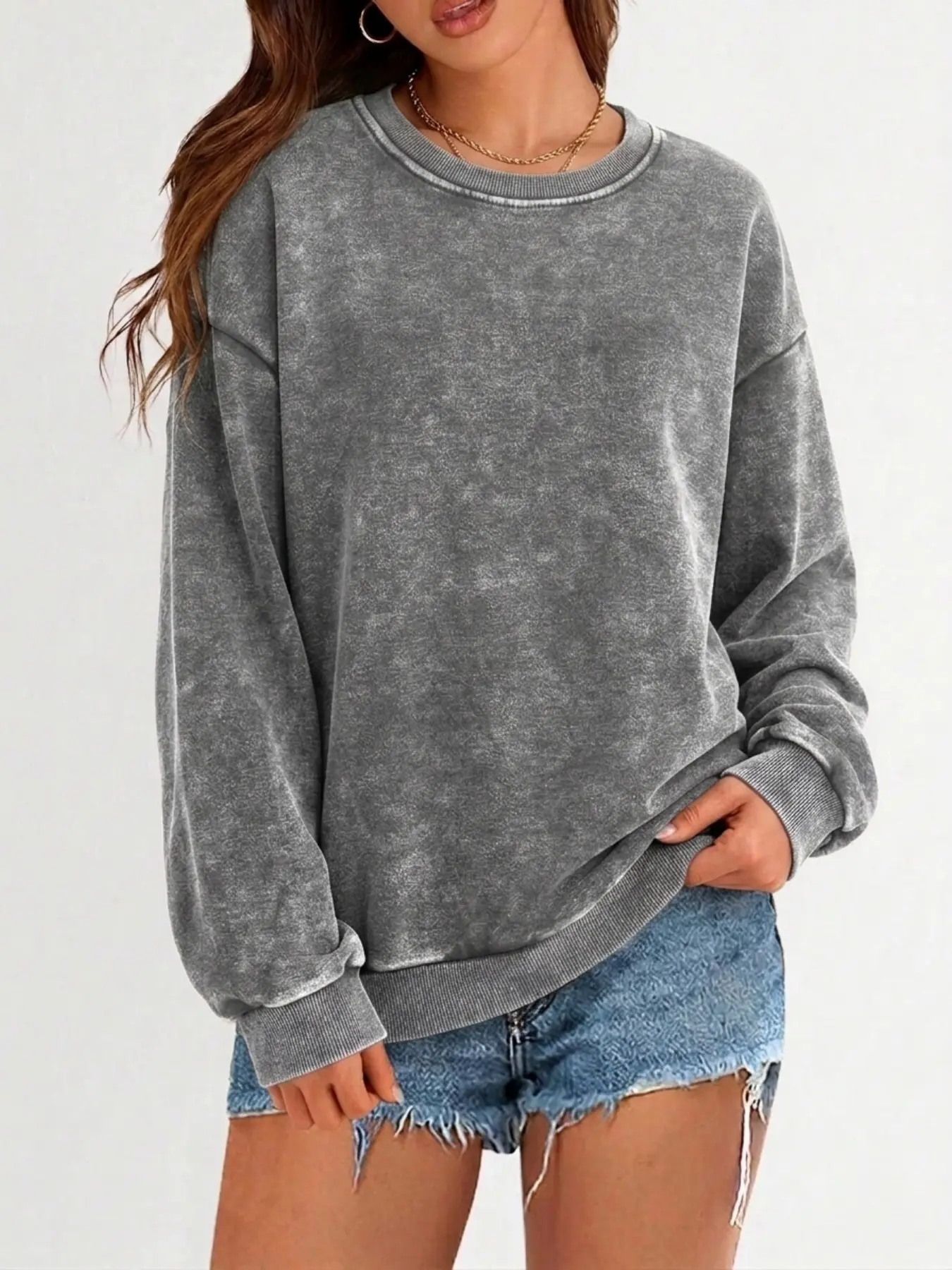 Relaxed, casual, loose-fitting, distressed crew neck pullover top; washed and distressed crew neck loose-fitting sweatshirt for women; 6 colors; American retro style drop shoulder long-sleeved top.