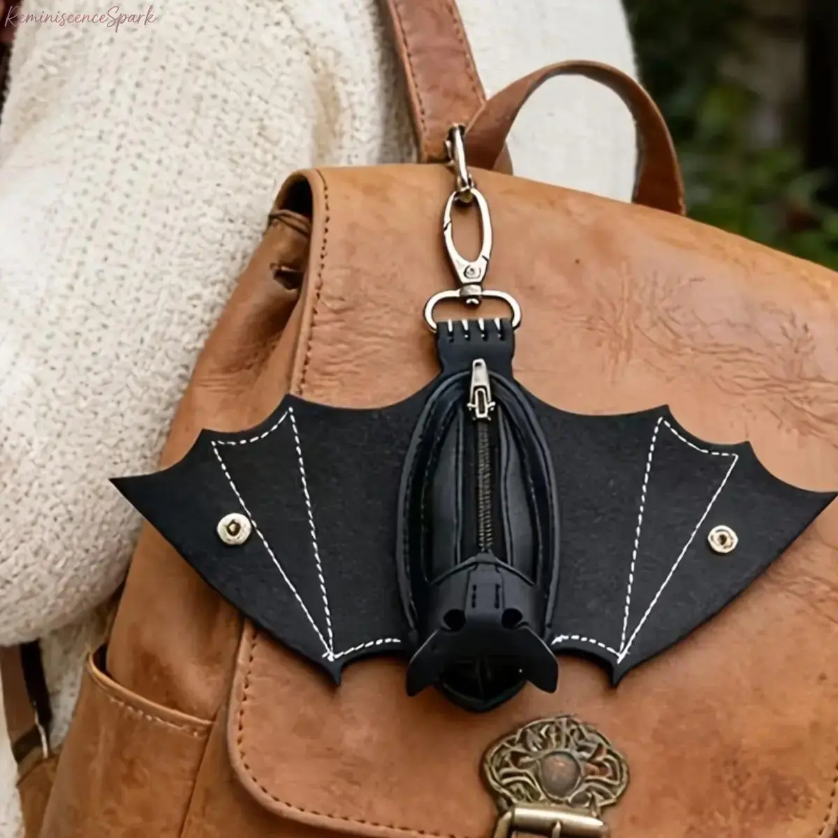 Gothic Animal Bat Leather Zipper Mini Wallet, Unisex Coin Purse With Keychain Charm, Halloween Gothic Accessory For Daily Storage, Bag Decor, Punk Street Wear & Festival Matching