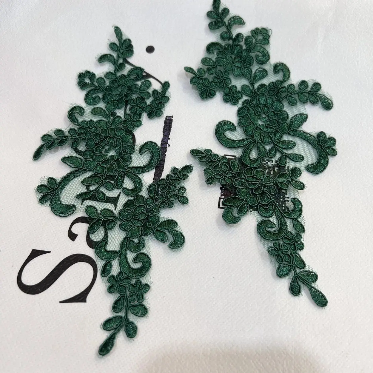 Lace Applique Sew on Patch Fabric 5Pair Embroidery Flower Exquisite Trim Patches Crafts Stickers Bag Gown Decoration Wholesale