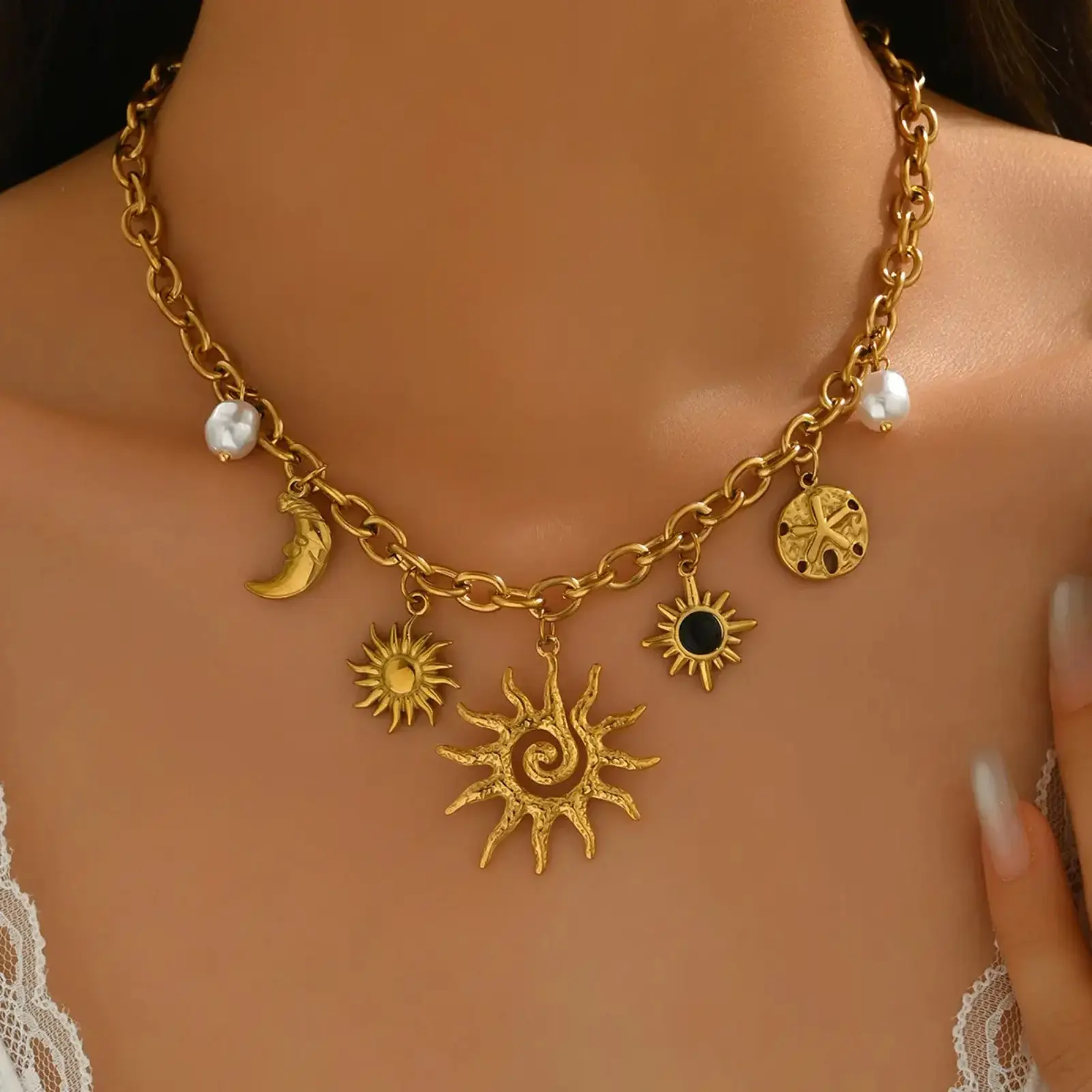 Women’s Sunflower Charm Necklace – Sparkling Crystal Pendant with Delicate Clavicle Chain, Elegant Floral Jewelry for Everyday Wear, Party, Vacation & Gift Giving