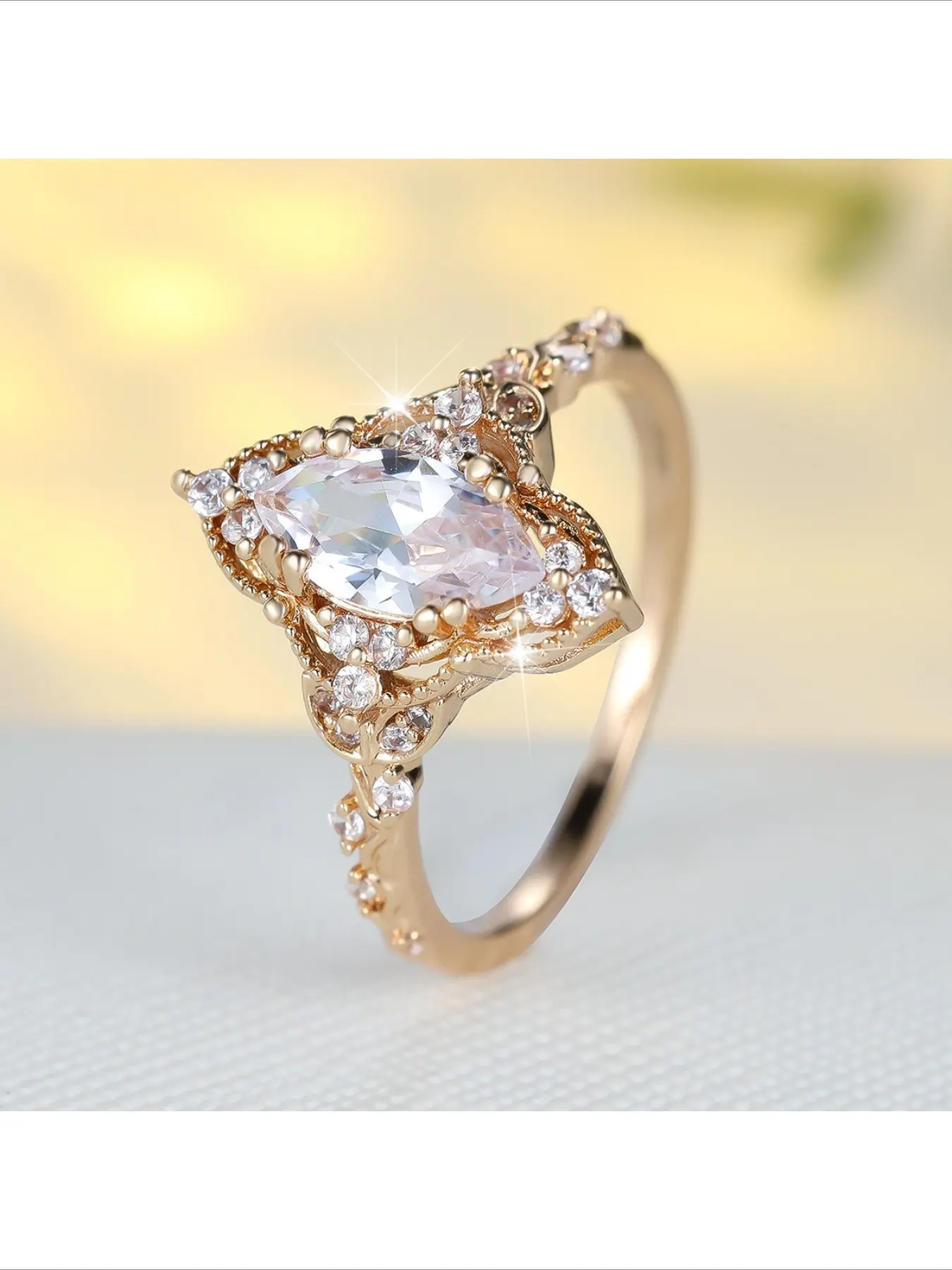 Popular Niche Light Luxury Rhombus Surrounded Diamond Ring Vine Small Diamond Thin Ring Band Fashion Exquisite Versatile Daily Wear Finger Ring For Women Party Dating Gift
