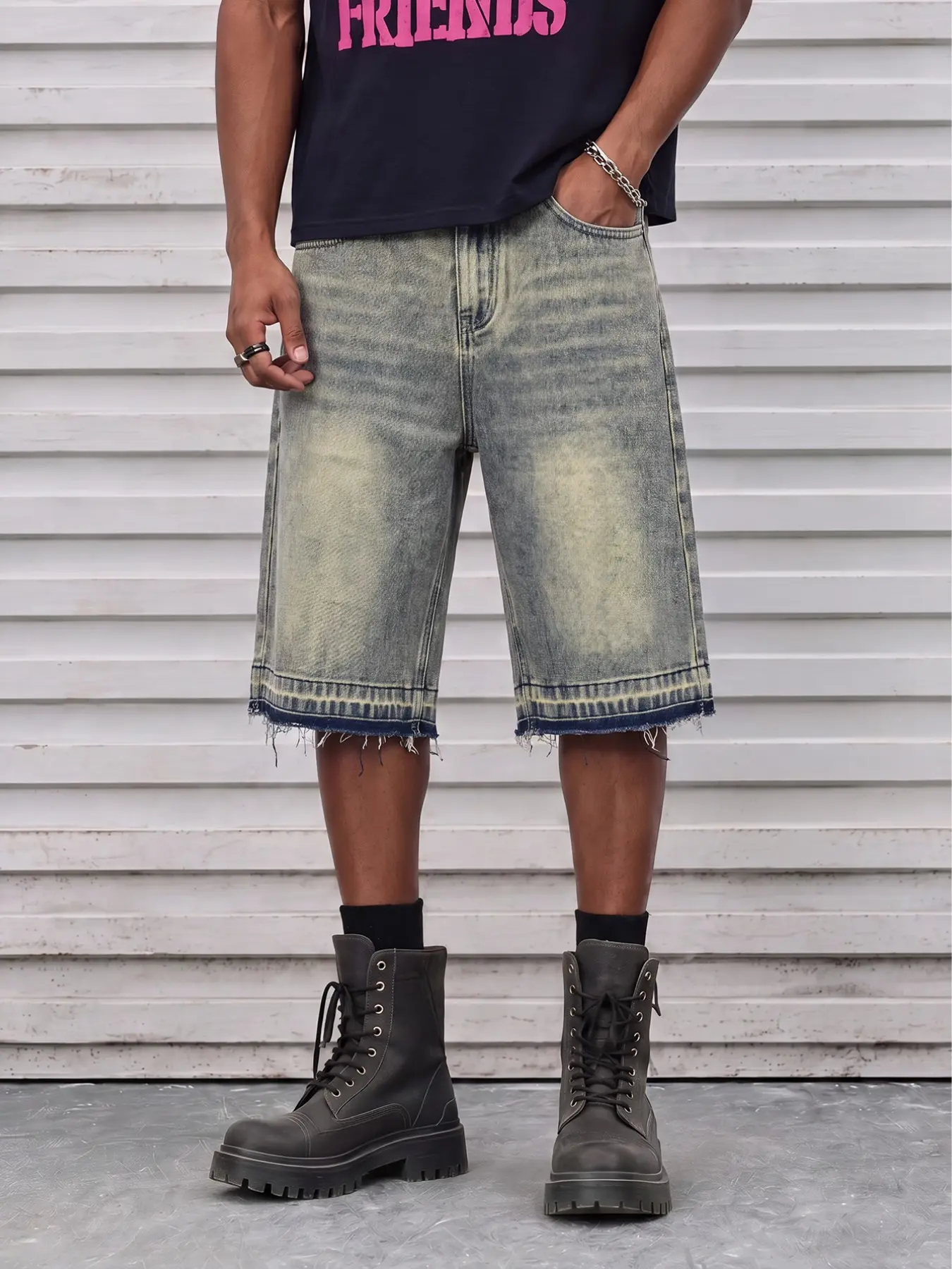 Men's Straight Leg Denim Shorts, Frayed Hem, Vintage Washed Look, Lightweight Casual Style, Mid Waist, Zipper Fly, Short Pants