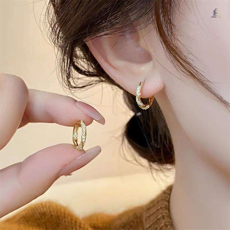 Hoop Earrings, Gold Zircon Women Ear Buckle Jewelry, Niche Premium Circle Ear Accessory, Trendy Daily Fashion Ear Ring, Polished Comfortable Firm Inlay, Suitable for Dating Party Travel Daily Outfit Matching