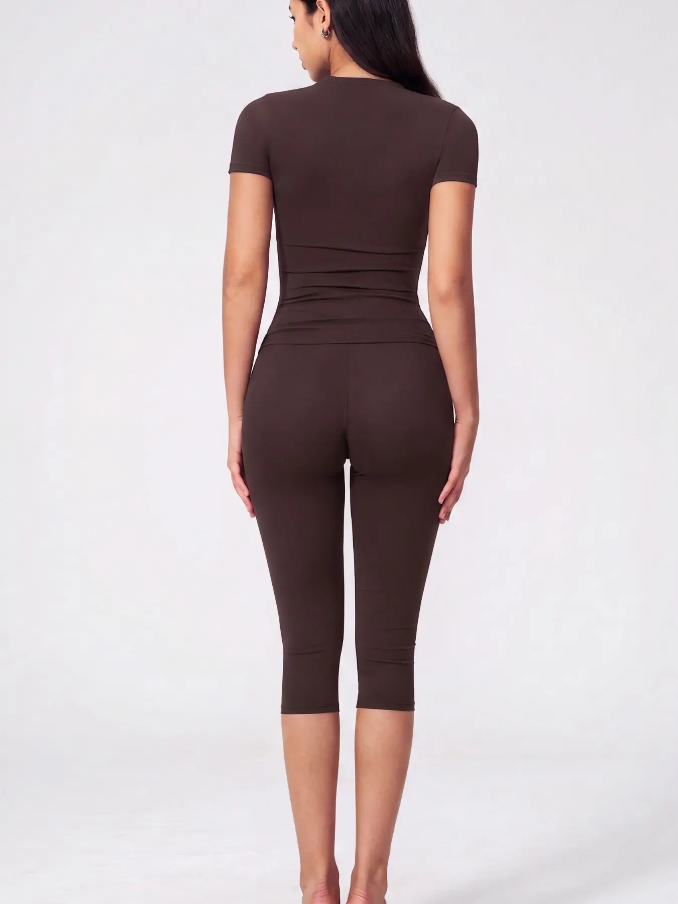 Women's T-shirt Capri Leggings 2-Piece Set Athletic Sets Capri Yoga Legging High Waist Short Sleeve T-shirts Slim Fitness Outfits Activewear Yoga Suit for Gym Sports Daily wear All Seasons