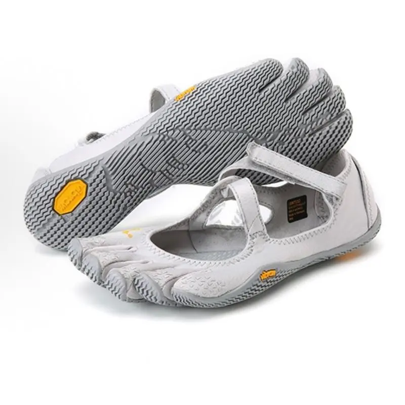 2026 latest model women's gray five-toe yoga shoes, Pilates indoor sports fitness dance split-toe shoes
