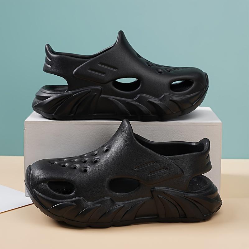 New summer breathable soft-soled boys' outdoor casual sports shoes, slip-resistant and durable, suitable for older children as beach flip-flops