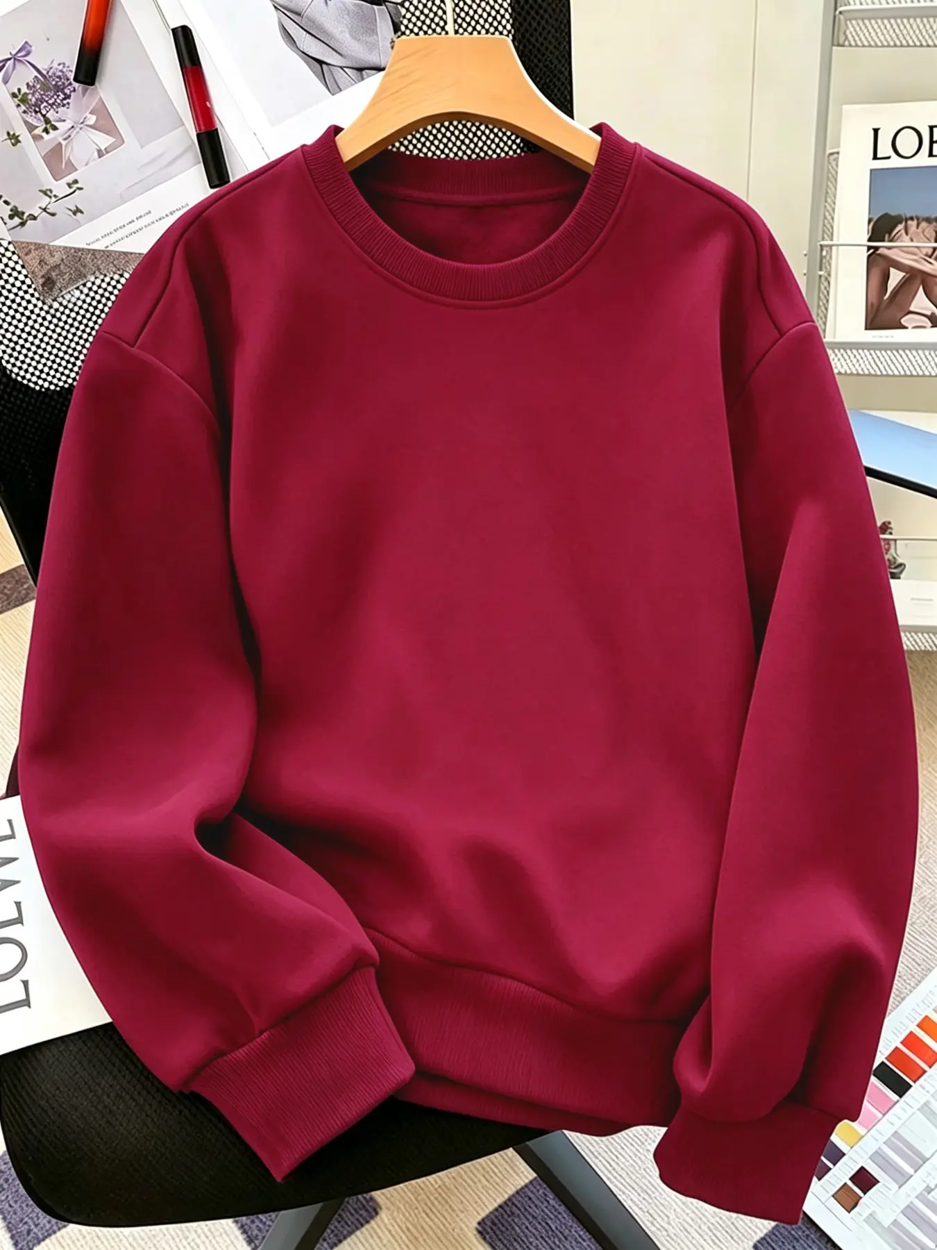 Women's Casual Heart Pattern Sweatshirt, Loose-Fitting Long Sleeve Pullover, Soft Stretch Fabric, Fall Winter Daily Wear
