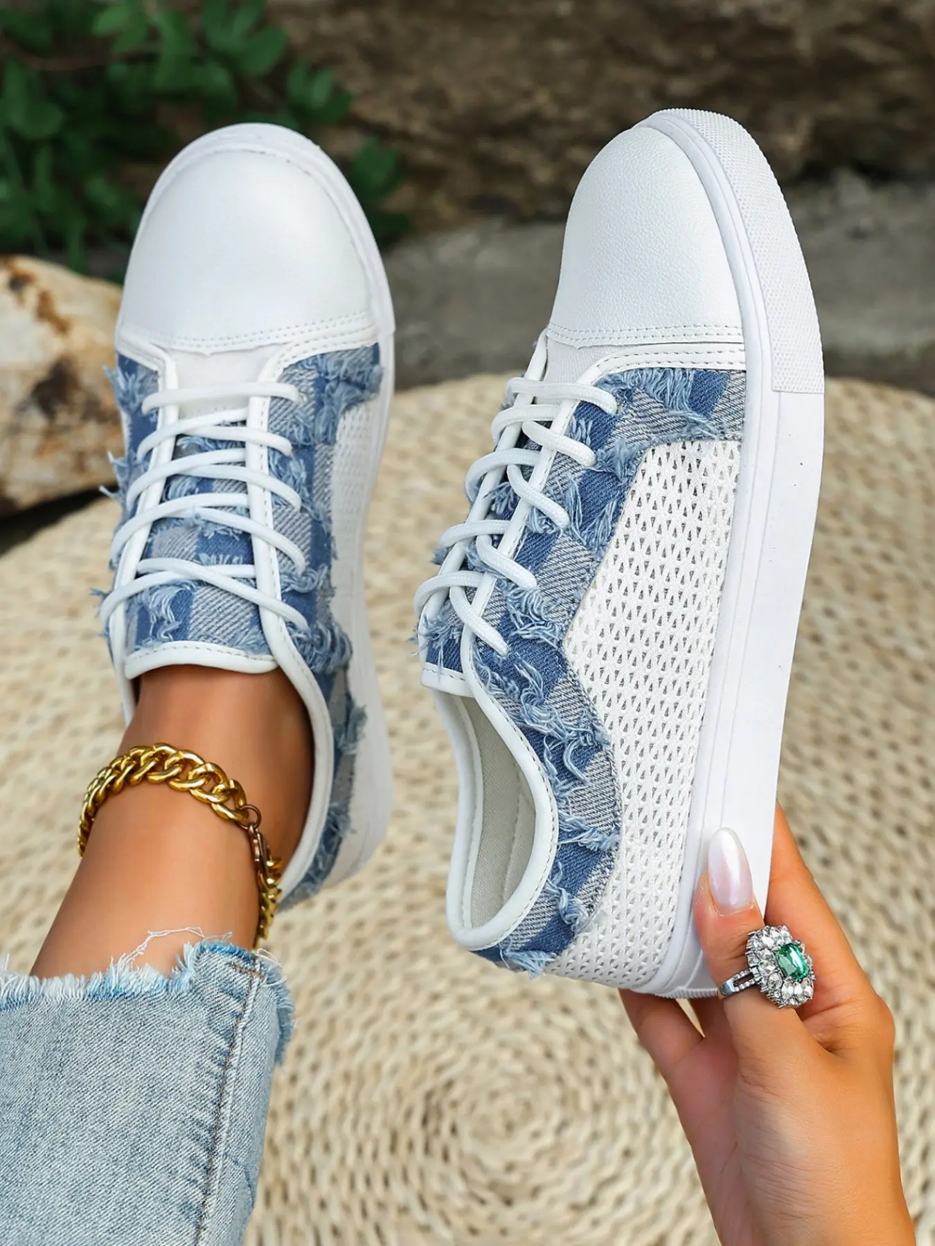 Women's Low Top Board Shoes, Breathable Mesh Lacing Skate Sneakers, Lightweight Anti-Slip Summer Casual Walking Shoes