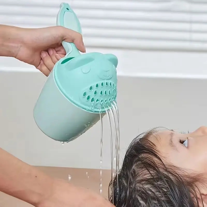 Cute Bear Bathroom Plastic Hair Washing Cup, Shampoo Scoop, Multi-Functional Container, Shower Spray Head, Flower Watering Pot
