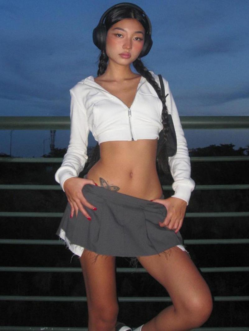 Women's Plain Zip Up Crop Hoodie, Casual Long Sleeve Pocket Crop Hooded Jacket for Spring & Fall, Women's Clothing for Daily Wear Women's Plain Zip Up Crop Hoodie, Casual Long Sleeve Pocket Crop Hooded Jacket for Spring & Fall, Women's Clothing for Daily Wear