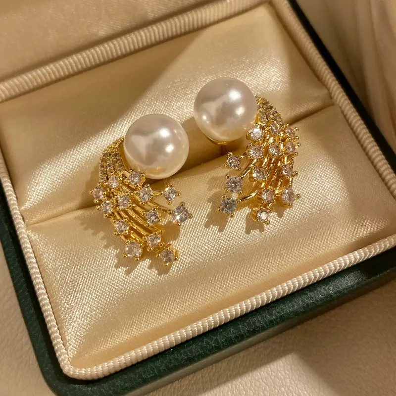 Round Strong Light Pearl Earrings Meteor Shower Zircon Stud Earrings Light Luxury High End Sense Women Gift Jewelry Sets