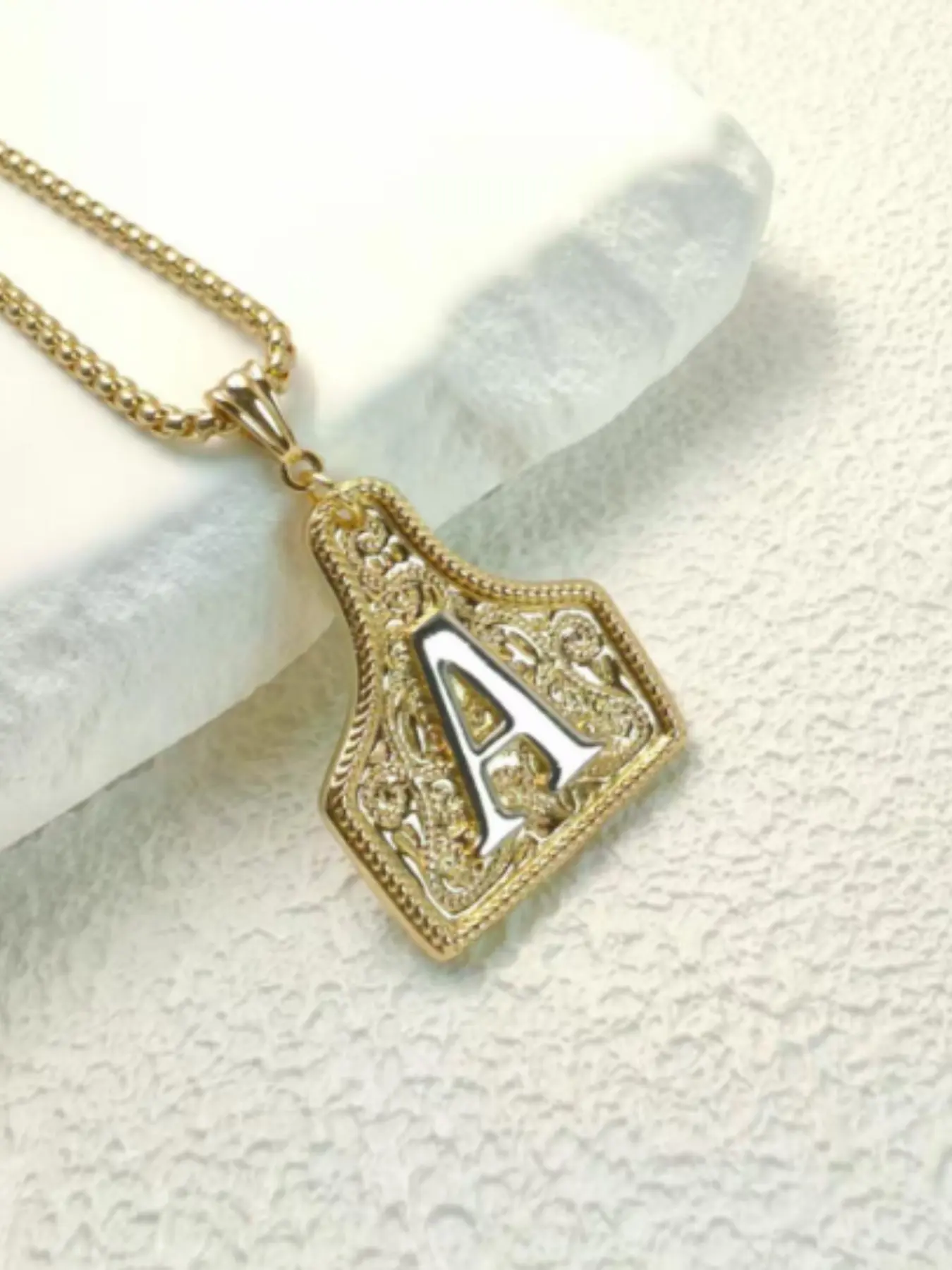New Fashion Luxury Engraved Letter a Pendant Necklace, Vintage Western Stainless Steel Waterproof Name Jewelry, Unisex Daily Wear Gift