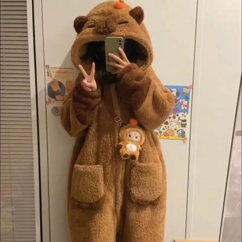 2025 New Personalized Comfortable Design Cute Capybar Nightgown Autumn And Winter Coral Velvet Pajamas For Women Thickened Home Clothes