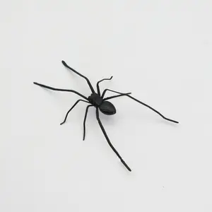 Realistic Fake Spider Decor, Prank Ornaments for Holiday Parties, Wall and Fridge Display