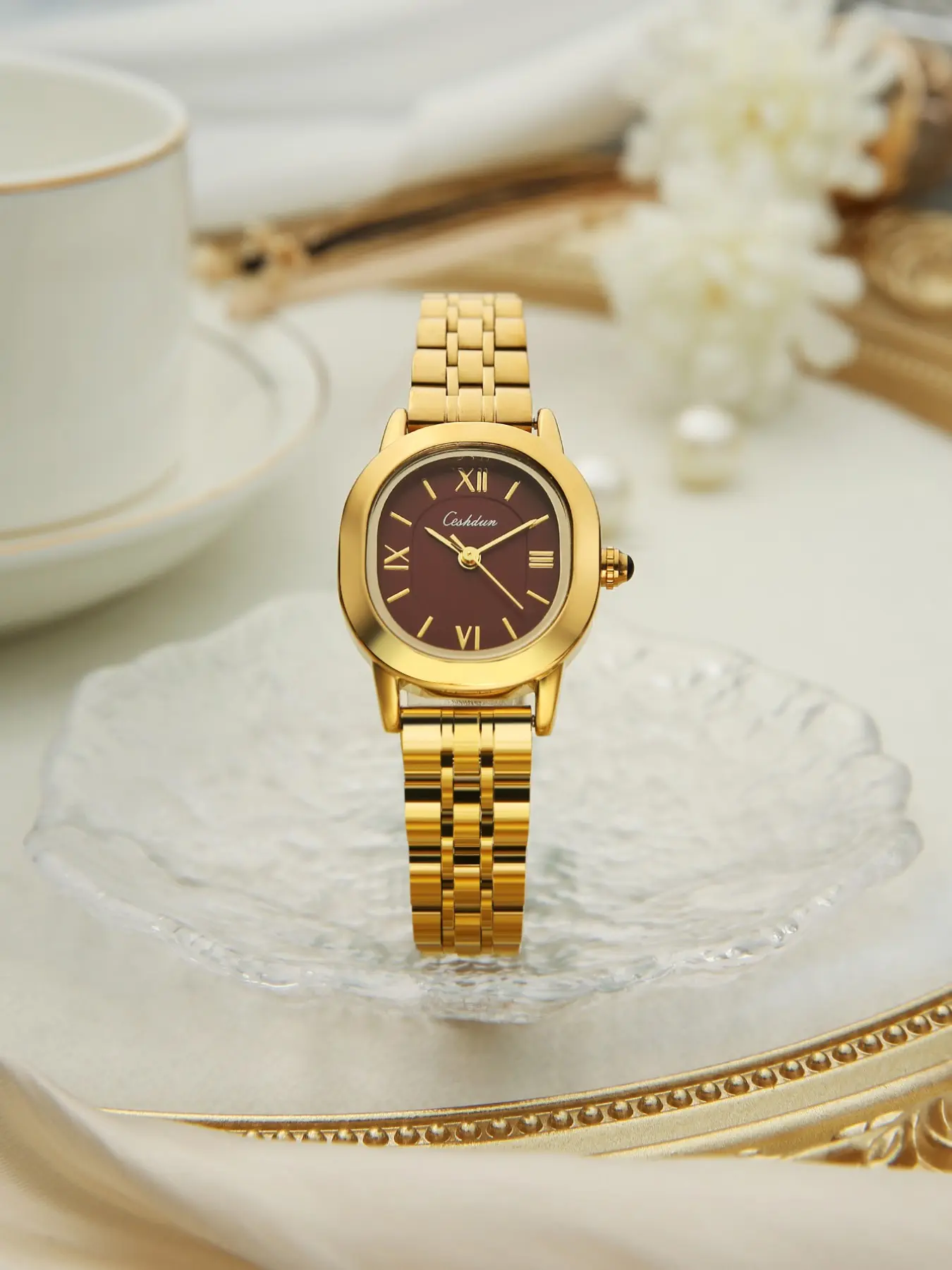 Elegant Women's Watch, Simple and Chic Design, Perfect for Commuting and Parties, Vintage and Refined Style, Ideal for Elegant Ladies
