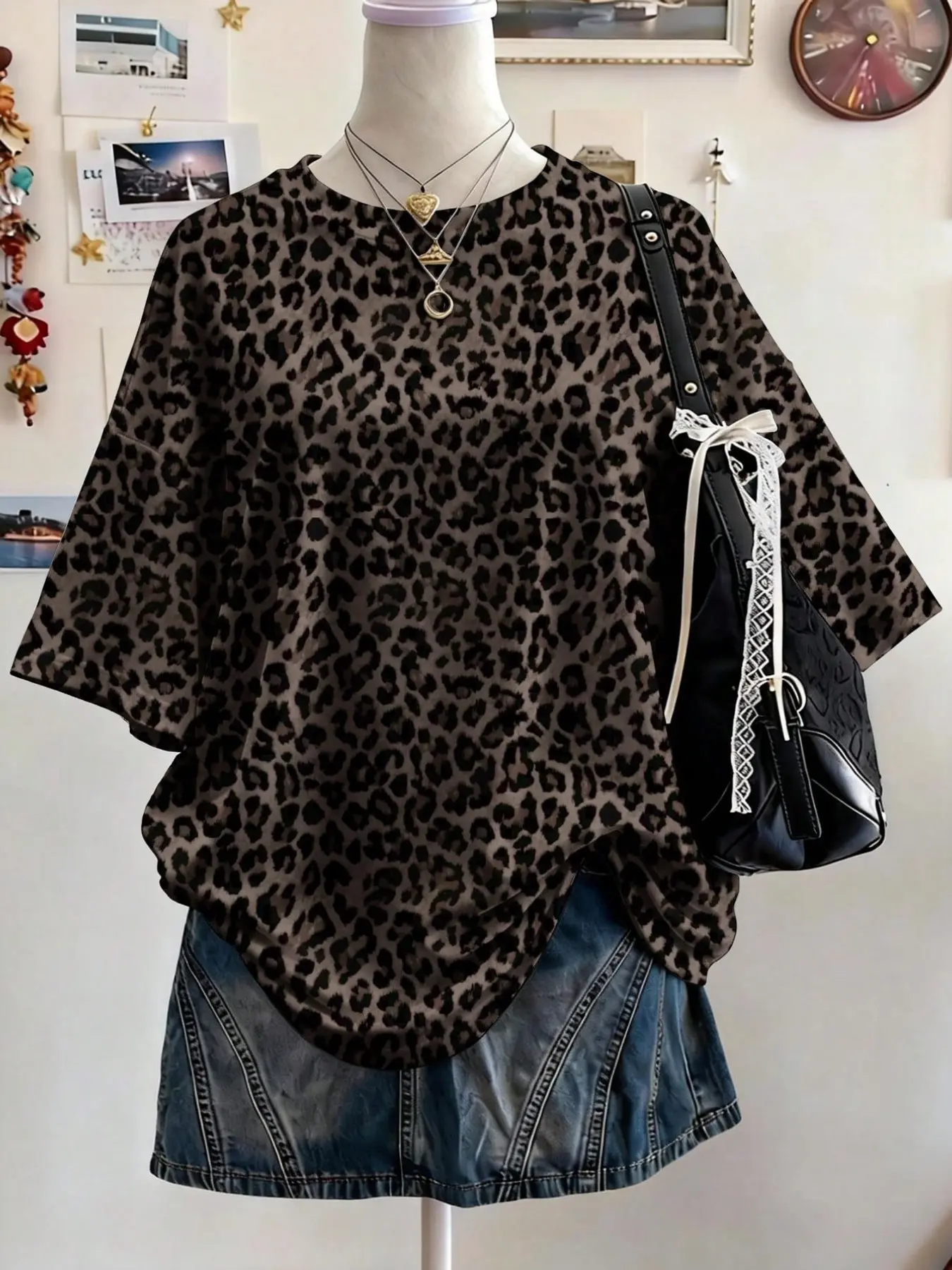 Y2K Women's Leopard Print Short Sleeve T-Shirt, Casual Slim-Fit Round Neck Top, Perfect for Summer Outdoors, Ideal Gift for Family and Friends