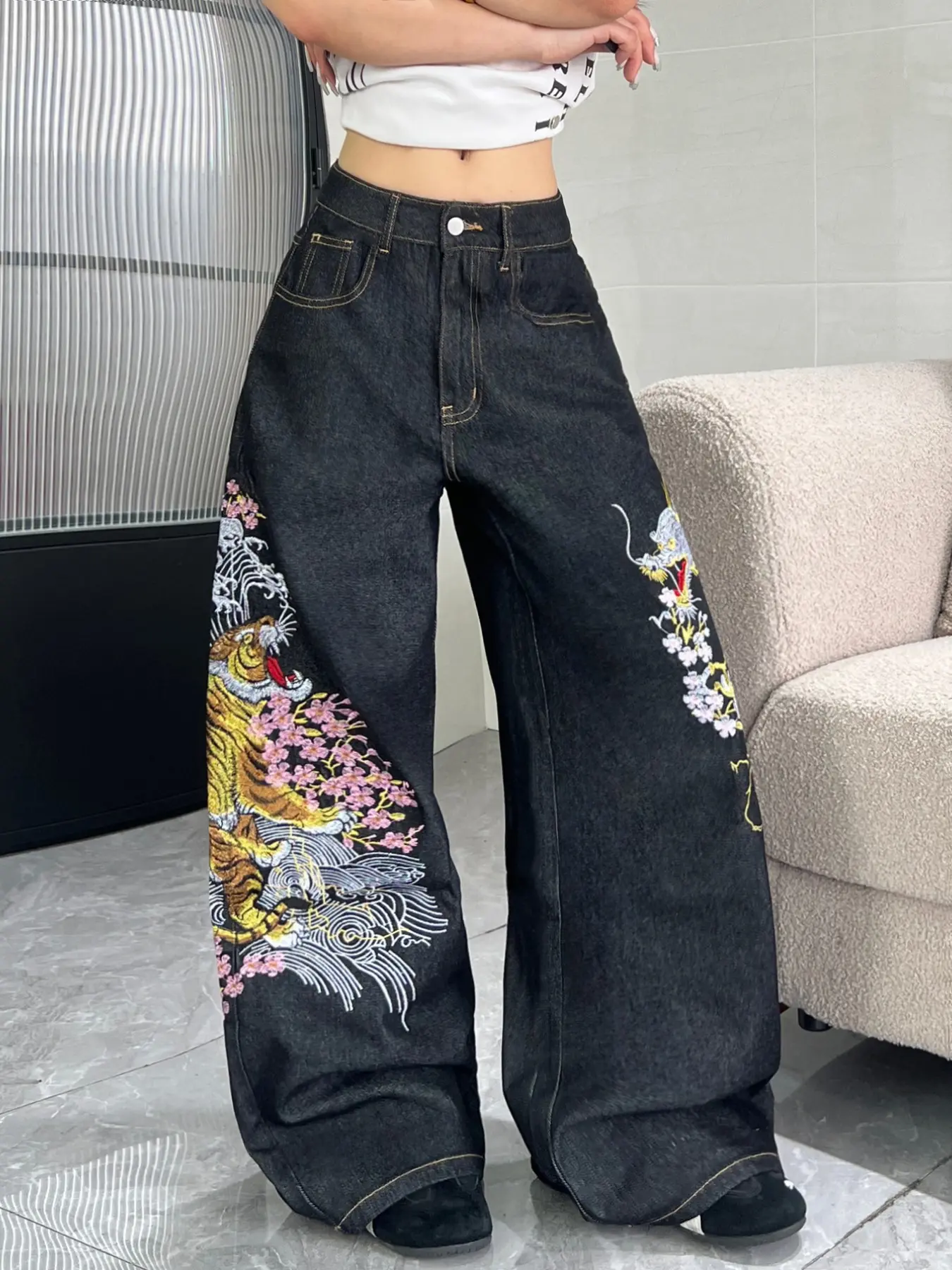 Women's Dragon Tiger Embroidered Jeans, Fashionable Long Pants, Comfortable Loose Fit, Baggy, Street Style, Streetwear, All Seasons