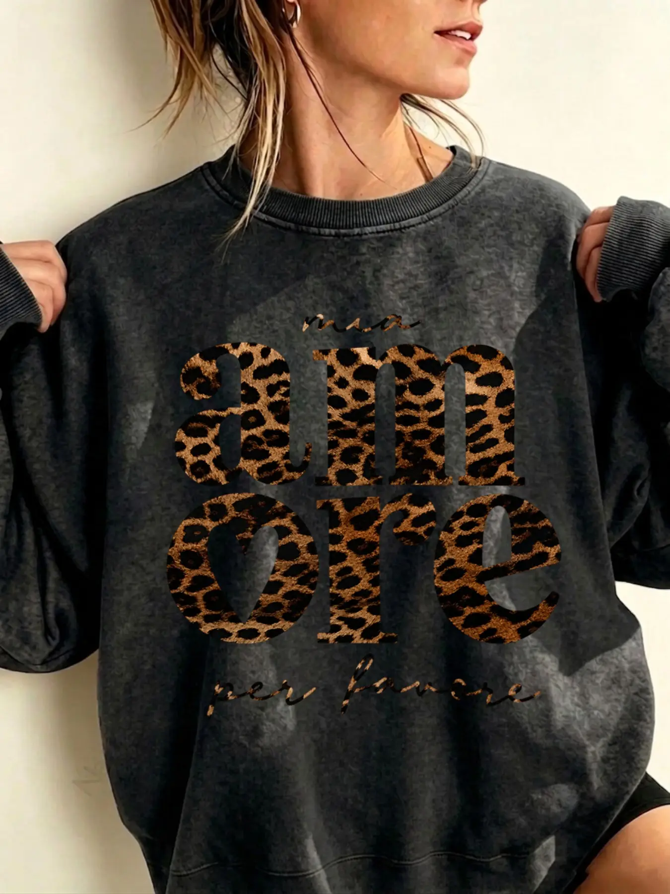 Women's Loose-Fit Crewneck Sweatshirt: Washed Vintage Style with "Amore" Lettering & Romantic Leopard Print – 6 Colors, American Retro Drop-Shoulder Long-Sleeve Top