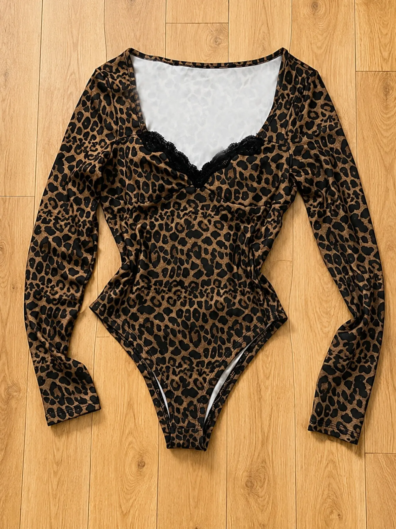 Leopard Print Lace V Neck Long Sleeve Romper Bodysuits, Sexy American Style One-Piece Top, Perfect for Fall and Winter, Women's Fashion