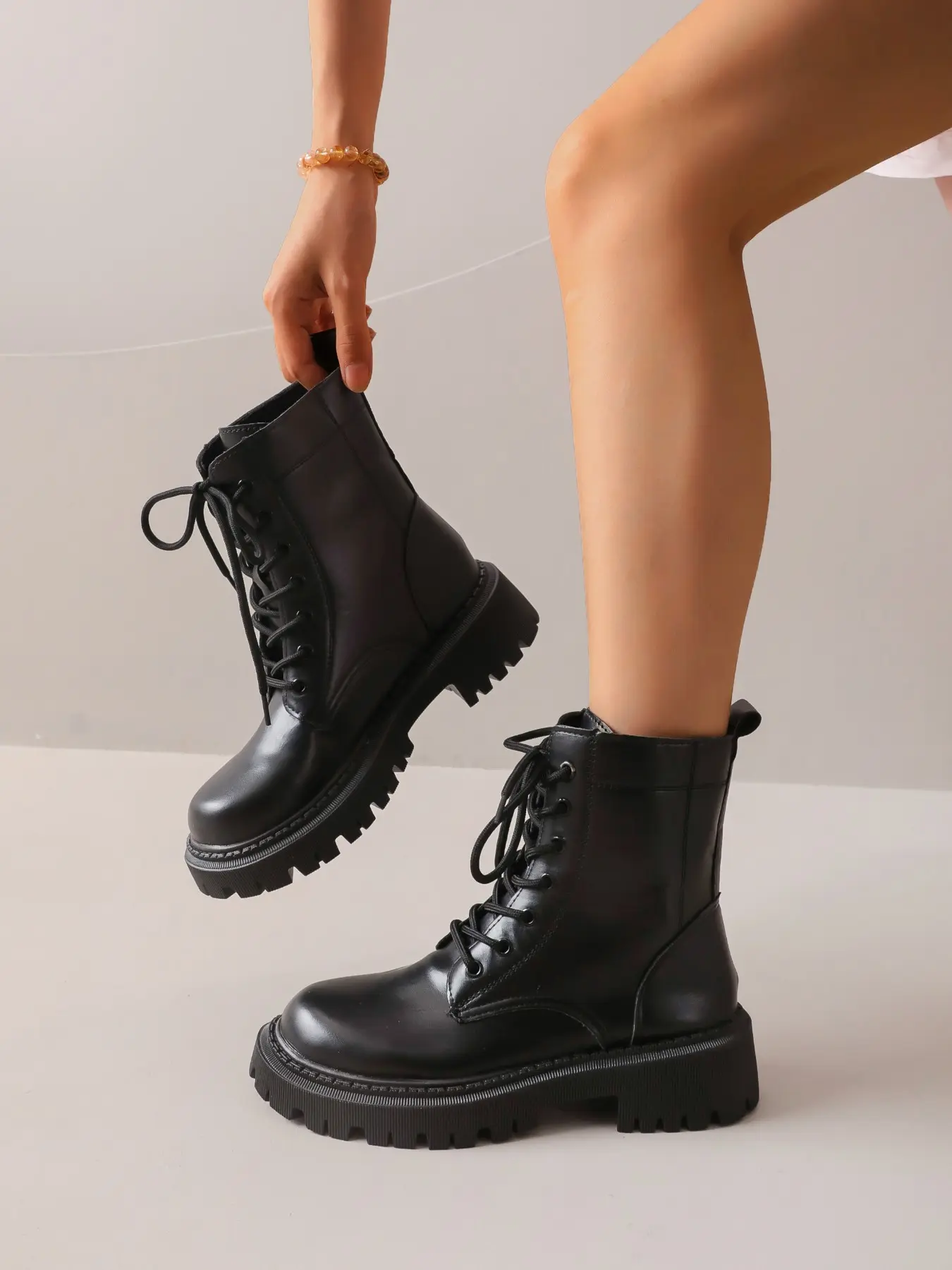 Anti‑Slip Chunky Platform Lace‑Up Combat Ankle Boots, Round‑Toe Biker‑Style Women Ankle Boots, Affordable Fashion Item, Versatile Women Boots For Autumn Winter Daily Commute