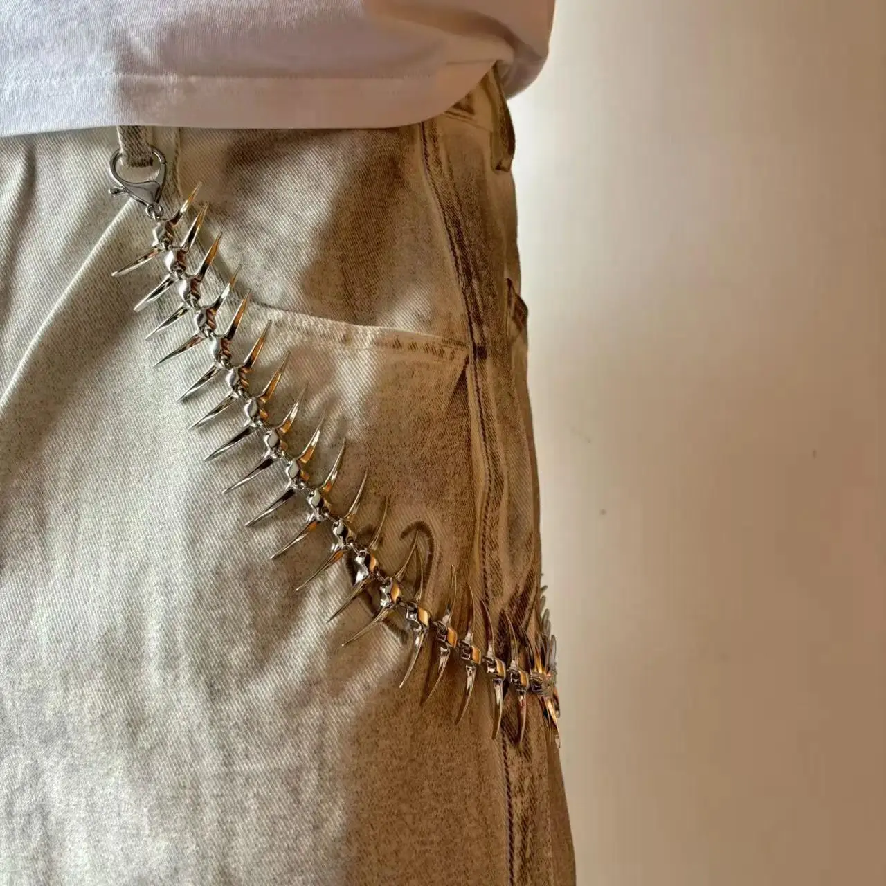Unisex Fishbone Jeans Chain, Punk Hip Hop Pants Chain for Men & Women, Dark Metal Waist Chain for Jeans, Cargo Pants & Streetwear, Y2K Gothic Fashion Accessory for Everyday Outfits