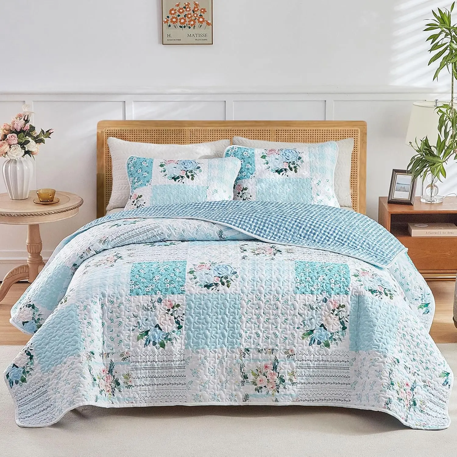 3 Pieces Floral Patchwork Set Queen, Blue n White Flowers, Soft n Cozy Microfiber, Bedspread Bed Cover for All Season, 1 and 2 Pillow Shams- 90x90 inches