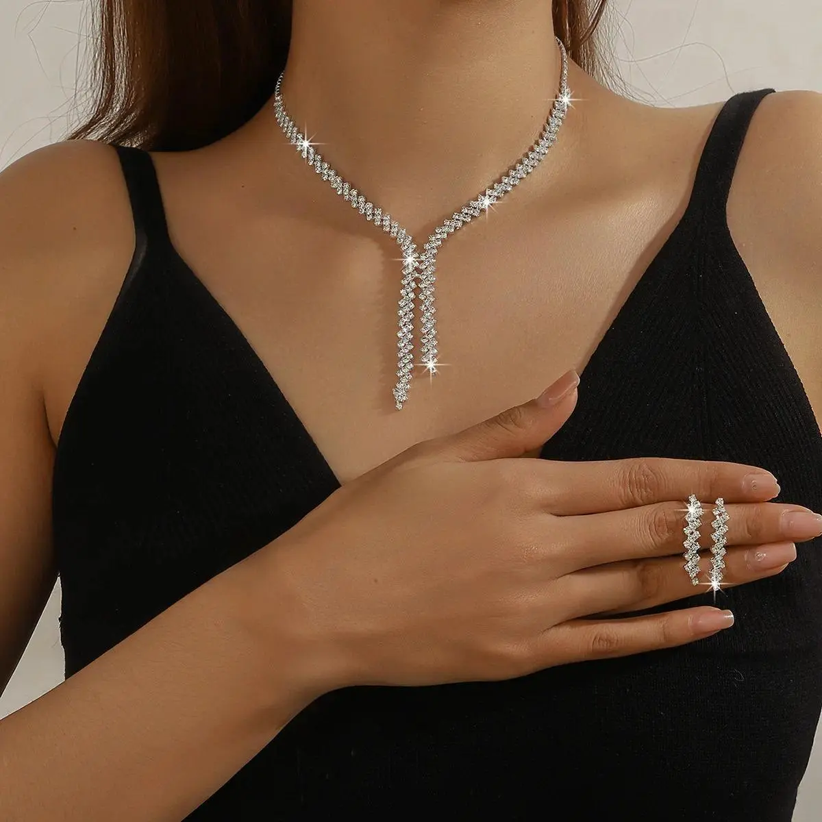 European and American simple bridal wedding necklace earrings jewelry set wedding banquet dress tassel light luxury full of diamond jewelry