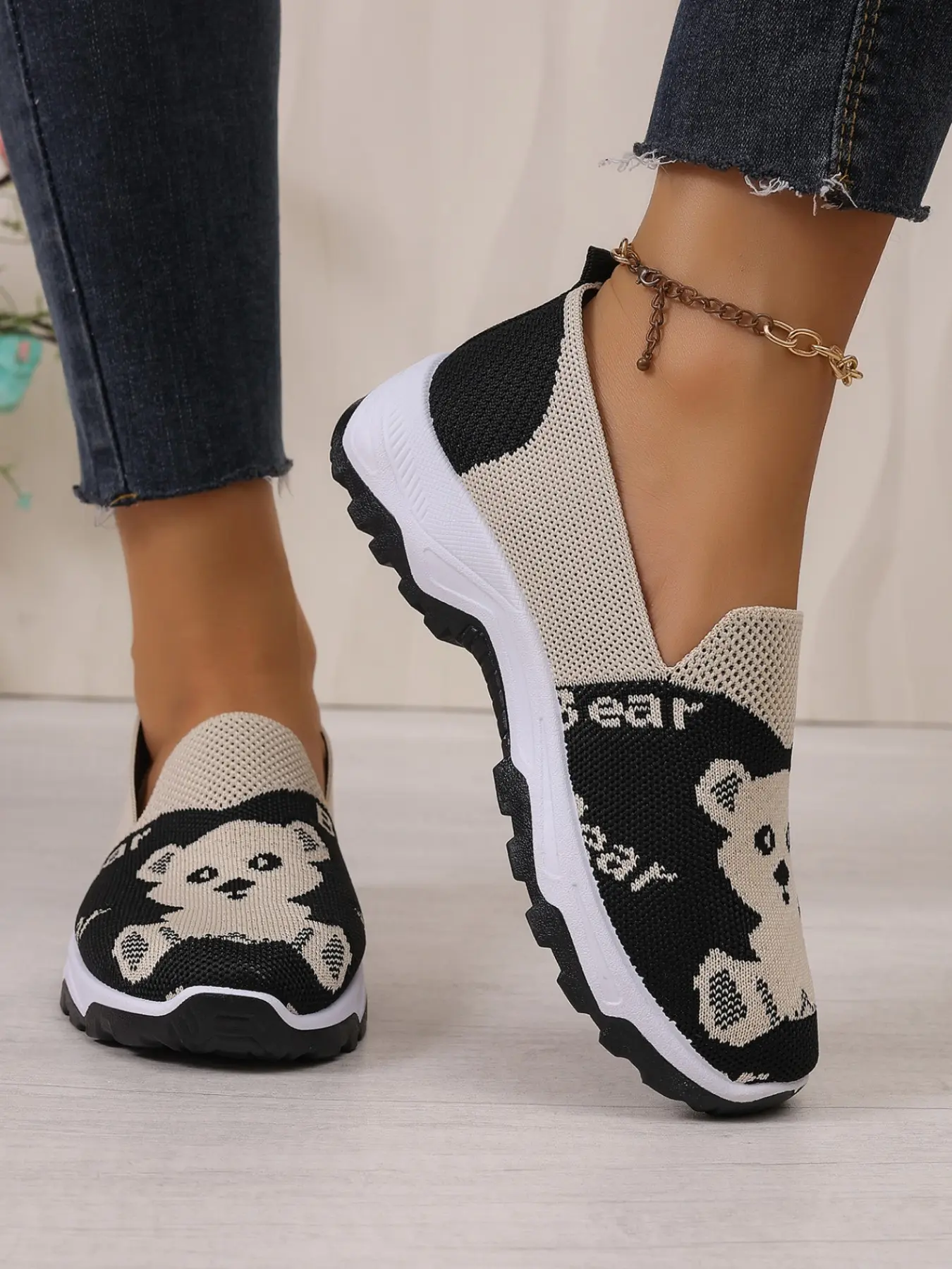 Cute Bear Print Slip-On Casual Shoes for Women, Comfortable Textile Upper, Rubber Sole, All Seasons, Perfect for Daily Outing