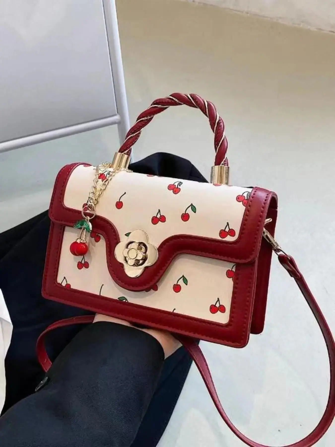 Cute cherry handbag, crossbody box bag, casual mobile phone bag, small and exquisite print, crossbody, single shoulder, multiple carrying methods, niche fashion, daily versatile commuter bag, suitable for shopping, Fashionable Patterned Bag