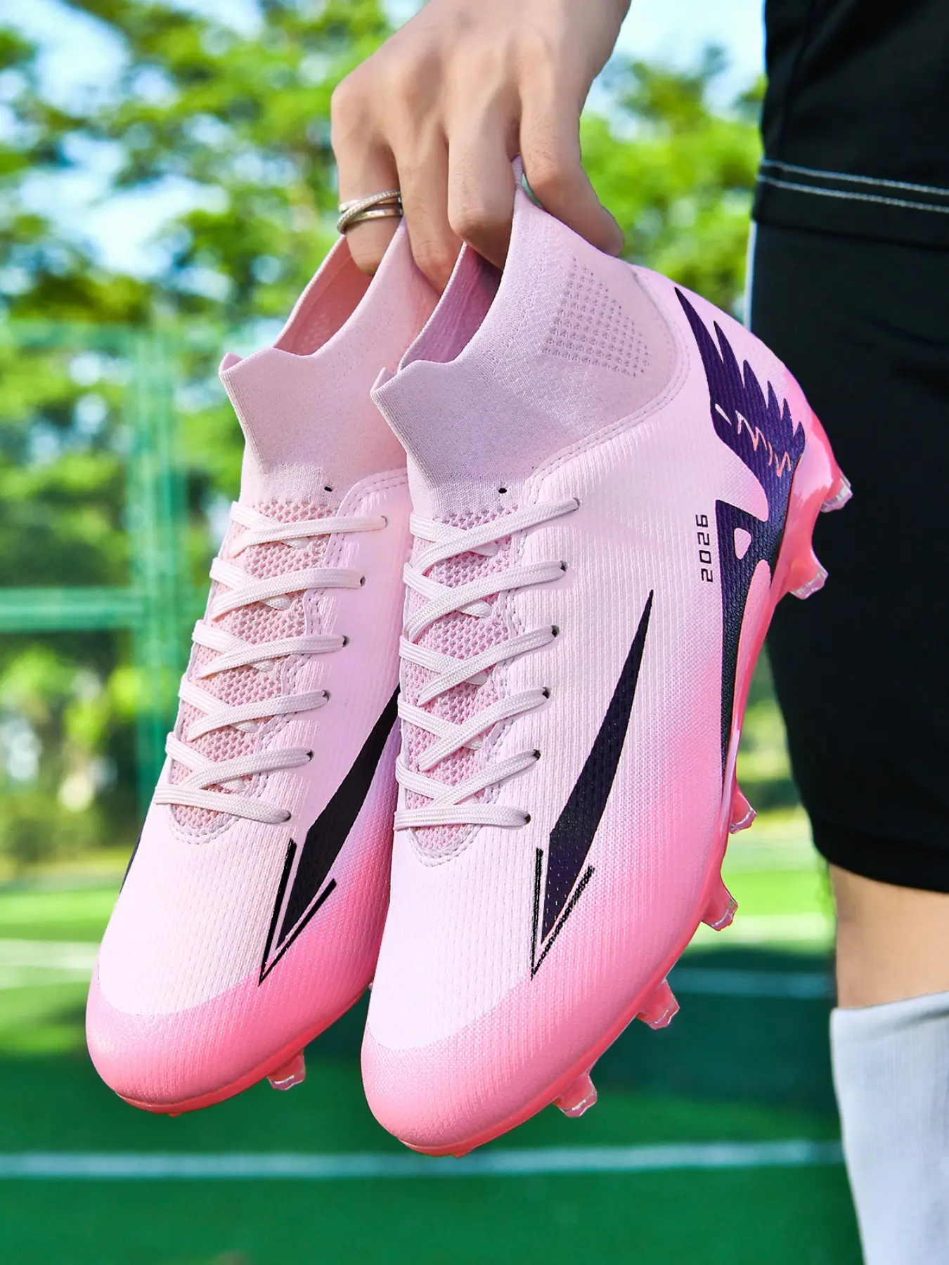 Men's Soccer Shoes with Shock Absorption, Durable Rubber, Enhanced Grip, Flyknit Lining, Tpu Sole, Short Nails, Sporty Style Soccer Cleats