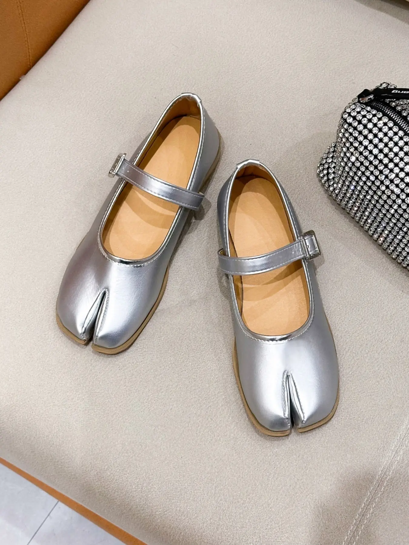 Women Closed Square Split Tabi Toe Mary Jane Flats, Adjustable Strap Minimalist Slip On Casual Shoes, 2 Colors Available, Mary Jane Style