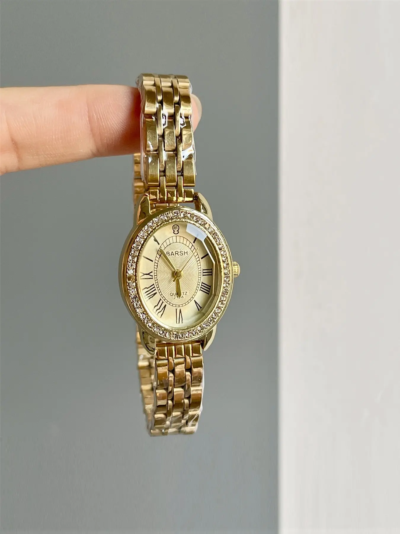 French Luxury Oval Quartz Watch for Women, Sparkling Diamond Bezel, Vintage Roman Numerals, Elegant Metal Chain Strap