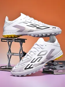New Teenage High-End Seamless Professional Soccer Shoes, Long Studs, Elastic Low Top, Fine Tpu Sole, 3 Colors, Sizes 35-45, for Training