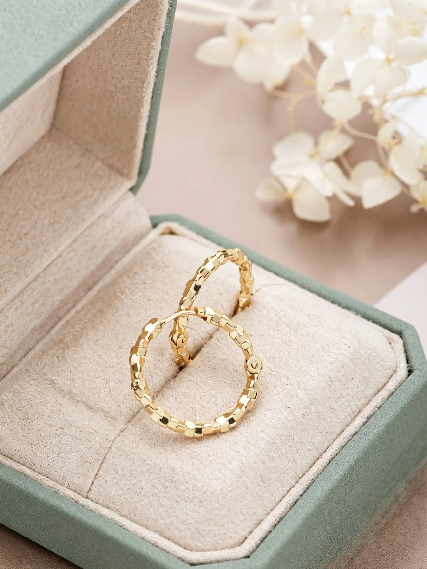 Trendy Party Beaded Flash Hoop Earrings, Cut Edge Hinged Clasp, Women's Luxury Hypoallergenic Daily Wear Party Jewelry Gift