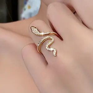 A Stylish And Minimalist Snake-Shaped Luxury Ring with a Unique Design for Women, Featuring an Open Index Finger Style