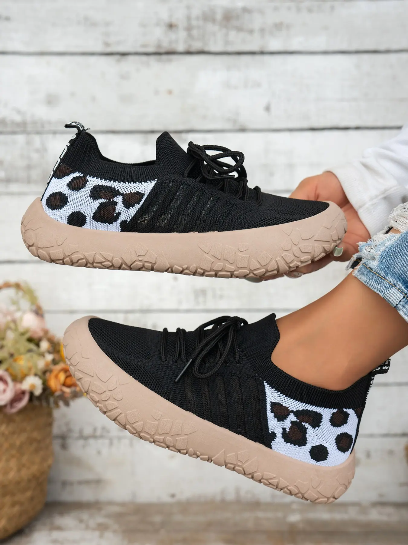 Leopard Pattern Mesh Walking Shoes, Elastic Flyknit Breathable Side Vent Sports Shoes, Soft Sole Lightweight Outdoor Casual Women's Shoes