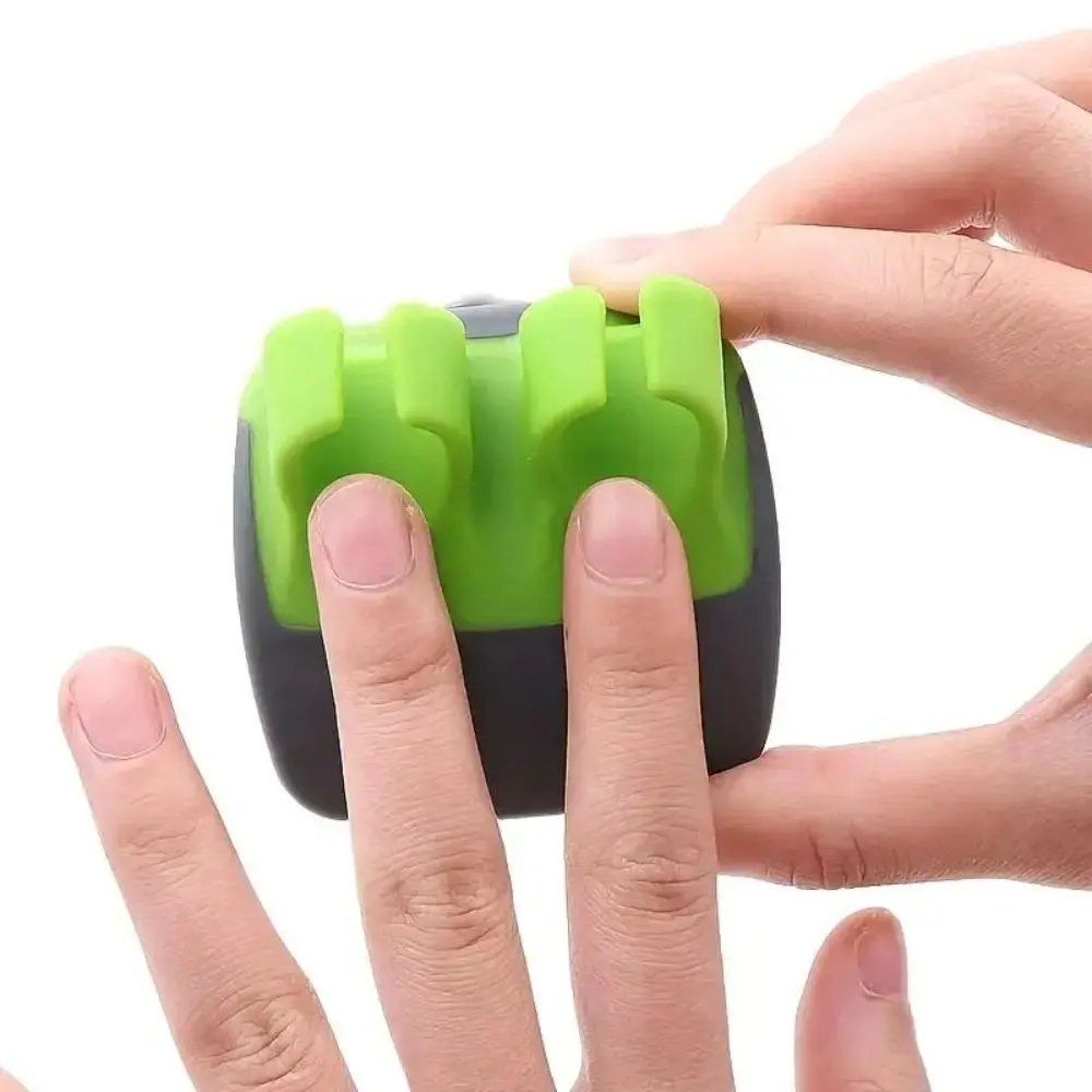 Silicone Finger Grip Peeler, Portable Kitchen Utensils for Smooth Potato and Fruit Peeling, Mini Size Tool for Home Cooking & Food Preparation, 1/2 Pcs, Durable, 6.3X6.5cm, 1 Or 2 Pieces, Daily Home Cooking, Easier Fruit And Vegetable Peeling, Easy To Con