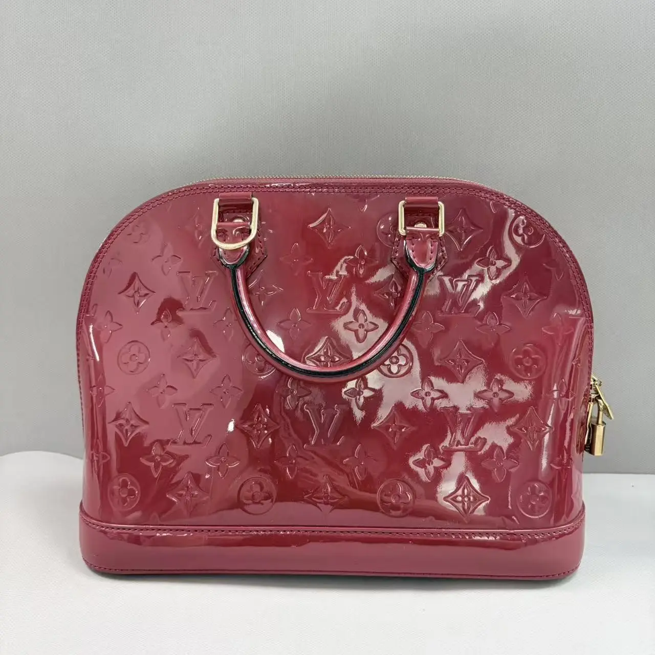 Pre-owned Louis Vuitton Alma PM Burgundy Vernis Monogram Patent Leather PD6879 26.07.01